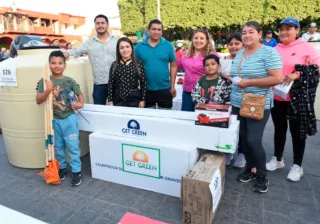 Villagrán entrega 161 kits para el hogar
