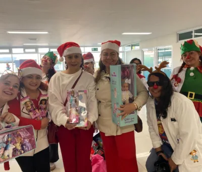 Entregan juguetes en Hospital General de Zona No. 21 y Hospital General Regional No. 58 del IMSS Guanajuato llevando alegría a pacientes