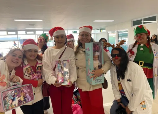 Entregan juguetes en Hospital General de Zona No. 21 y Hospital General Regional No. 58 del IMSS Guanajuato llevando alegría a pacientes