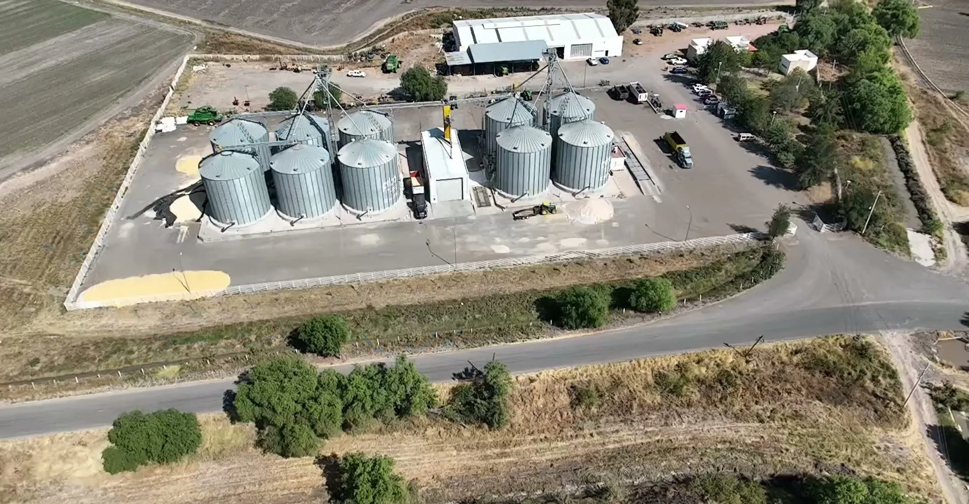 Suma Xonotli a empresas y escuelas  para trabajar por el campo
