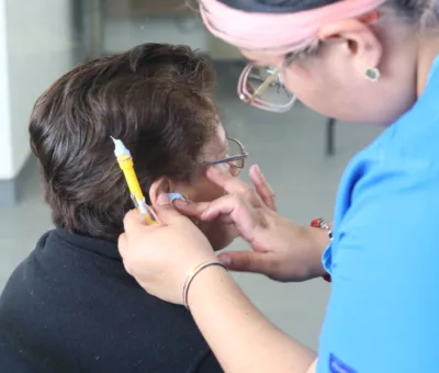 Apoya Gobierno de la Gente a personas con discapacidad auditiva