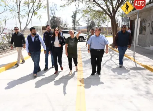 VISITAN A CIUDADANOS DE LA COLONIA PLAN VIVIRÁ