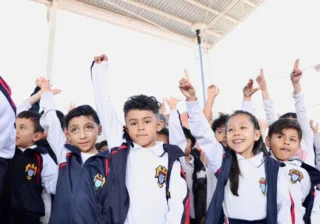ENTREGAN DISTINTIVO “ESCUELA AZUL” A PRIMARIA DE IRAPUATO