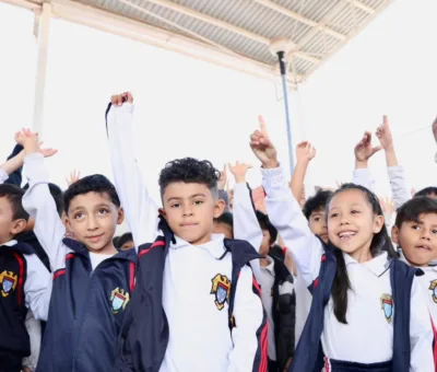 ENTREGAN DISTINTIVO “ESCUELA AZUL” A PRIMARIA DE IRAPUATO