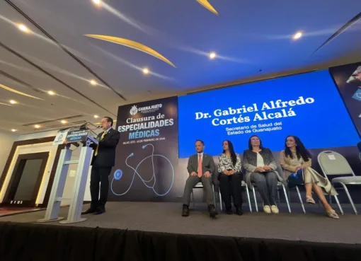 SSG egresan 113 médicos de ciclo de Especialidades Médicas