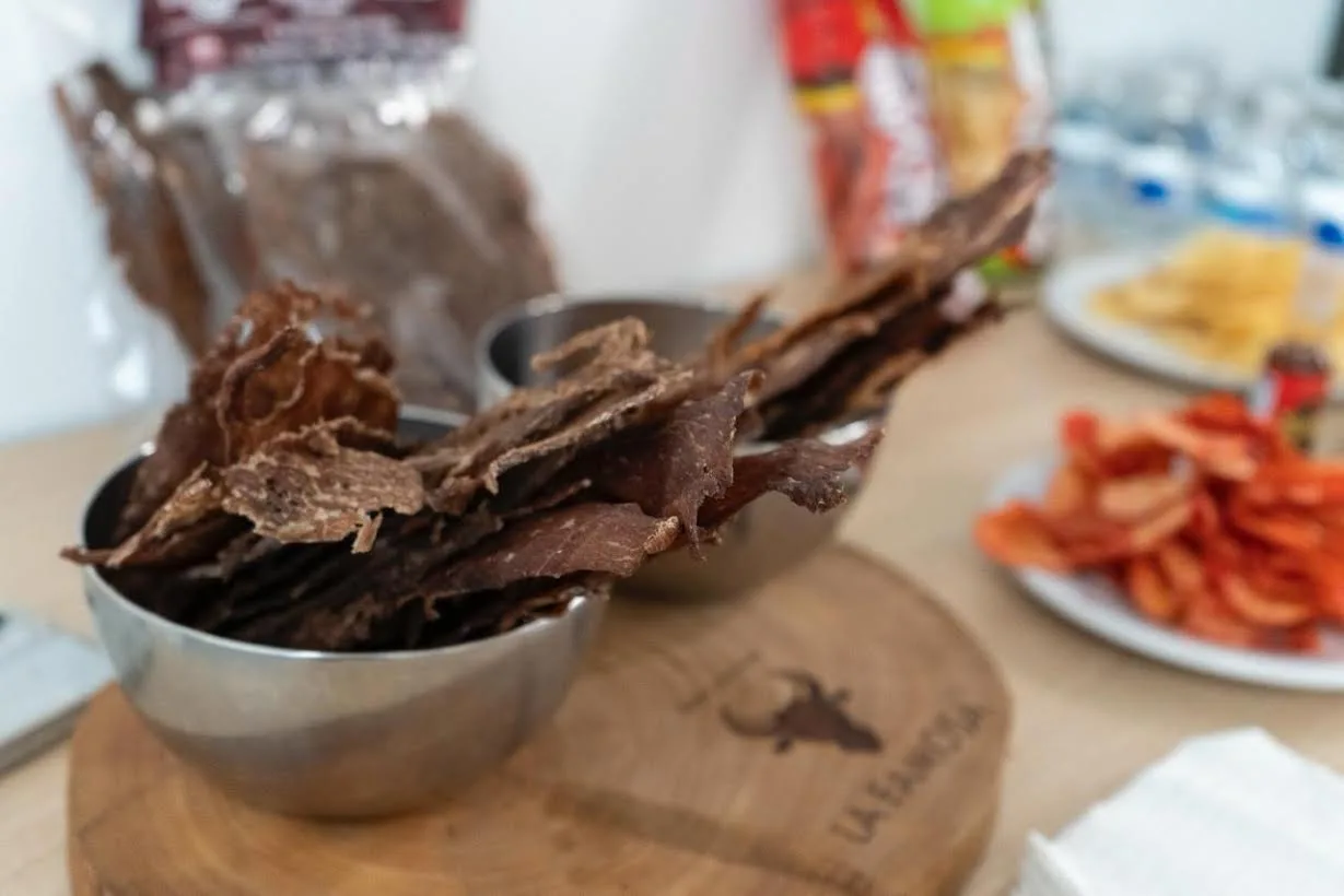 Participan más de 60 empresas locales en encuentro de negocios con tiendas Alamano