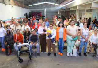 DIF CORTAZAR FORTALECE LA CALIDAD DE VIDA DE LAS FAMILIAS CON ENTREGA DE APOYOS.