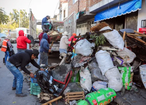 MAURICIO ESTEFANÍA REAFIRMA SU COMPROMISO DE UN GOBIERNO CERCANO: BRINDA APOYO TRAS INCENDIO EN CASA HABITACIÓN
