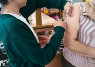 Instala IMSS Guanajuato Macrocentro Masivo de Vacunación en León