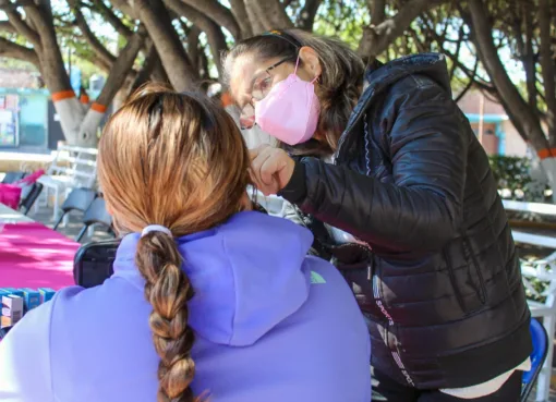 PRESIDENCIA MUNICIPAL Y DIF BRINDAN ATENCIÓN MÉDICA PREVENTIVA EN EL HUIZACHE Y CARACHEO