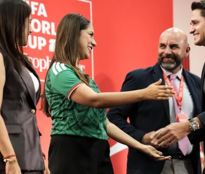 Vive Guanajuato la magia mundialista con la llegada del Trofeo Original de la FIFA a León