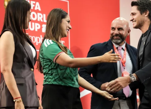 Vive Guanajuato la magia mundialista con la llegada del Trofeo Original de la FIFA a León