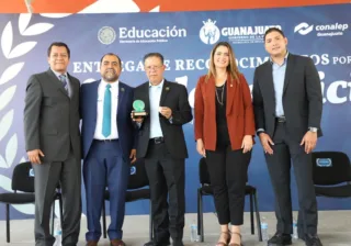 CONALEP Guanajuato reconoce la trayectoria y compromiso de su personal administrativo