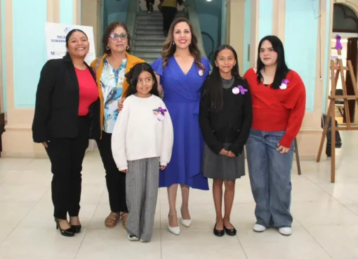 VIVEN 5 NIÑAS Y MUJERES LA EXPERIENCIA DE PRESIDENTA POR UN DÍA