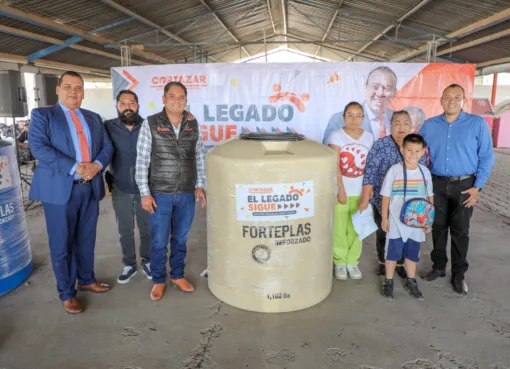 MAURICIO ESTEFANÍA ENTREGA APOYOS DEL PROGRAMA “EL LEGADO SIGUE”: IMPULSO A LA VIVIENDA Y EL EMPREDIMIENTO EN CORTAZAR