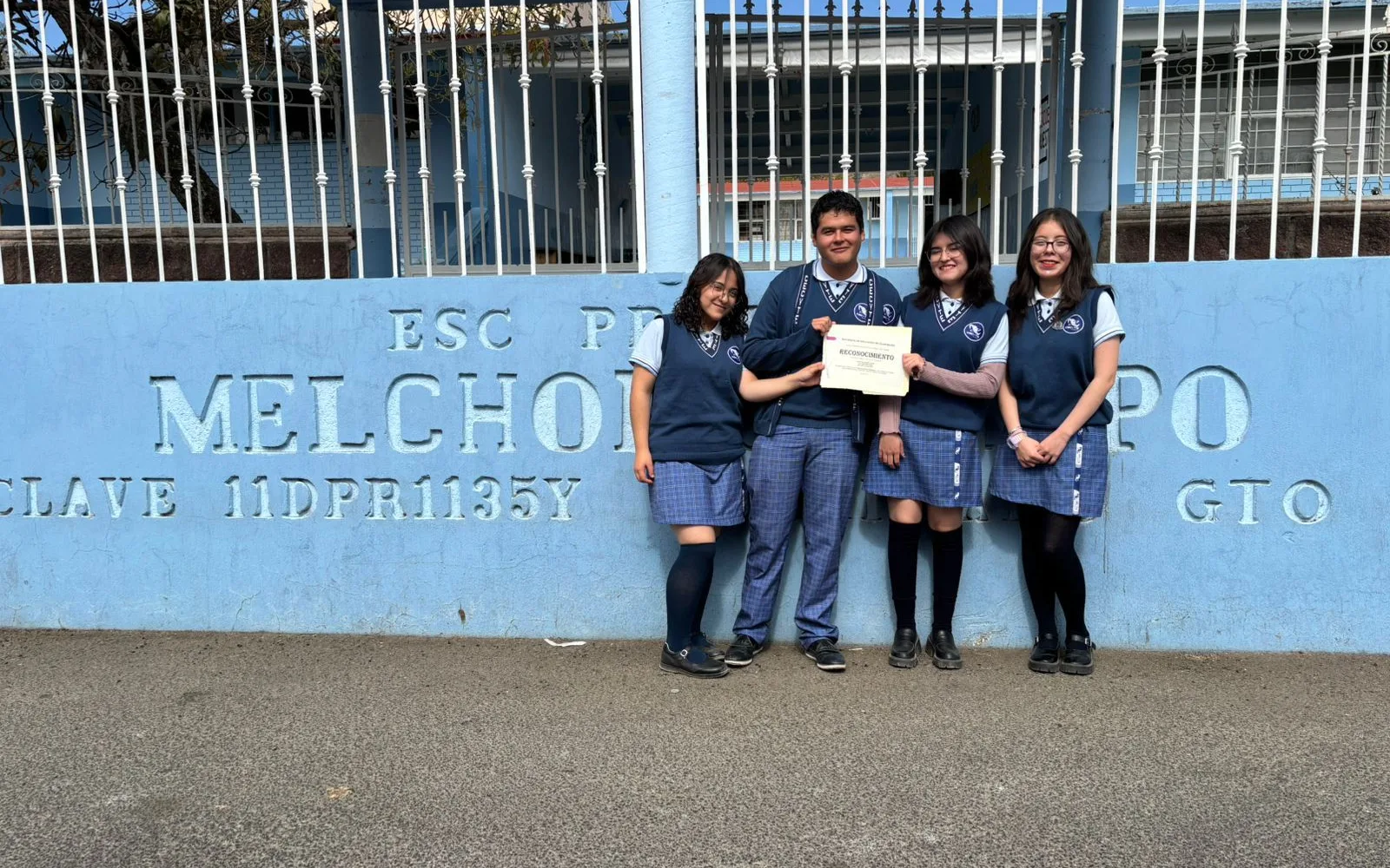 Líderes CECyTEG imparten curso de habilidades tecnológicas en primaria
