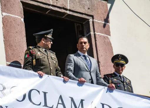 RECIBE PRESIDENTE SANMIGUELENSE AL CONGRESO DEL ESTADO EN SESIÓN SOLEMNE POR 200 AÑOS DE SAN MIGUEL DE ALLENDE COMO CIUDAD