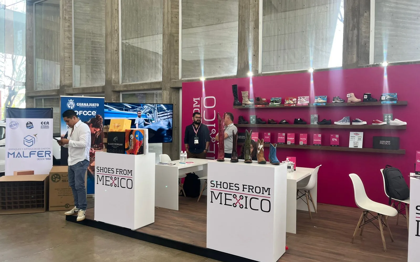 Gobierno de la Gente impulsa la internacionalización del sector cuero-calzado en SAPICA 94