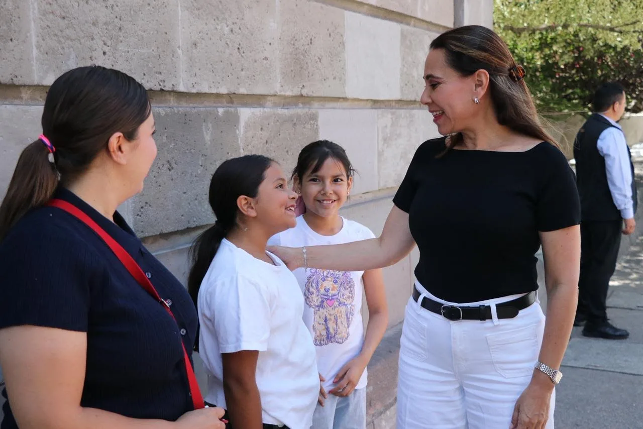 FORTALECEN IDENTIDAD Y CREATIVIDAD CON ‘LO QUE MÁS AMO DE IRAPUATO’ EN FERIA DEL LIBRO