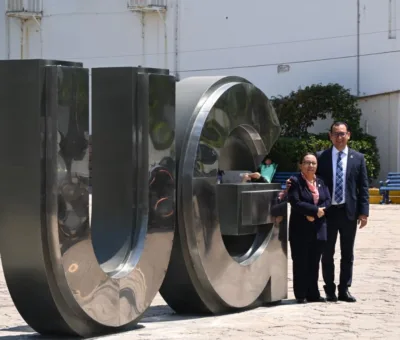 RECONOCE GOBIERNO DE IRAPUATO 75 AÑOS DE TRAYECTORIA DE LA ESCUELA PREPARATORIA OFICIAL