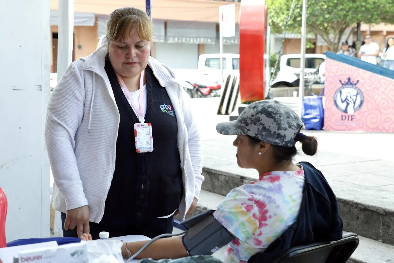 Lleva DIF Estatal programas y servicios a habitantes  de Ocampo para fortalecer a las familias