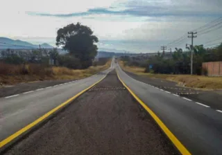Más de 39 mil beneficiados con la conservación  de la carretera Apaseo el Alto – Jerécuaro 