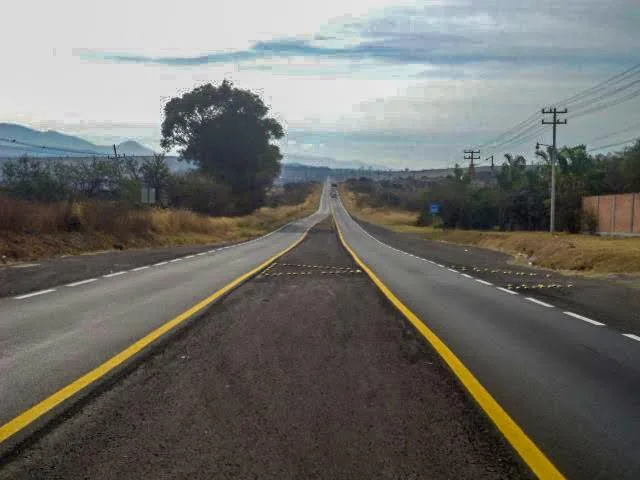 Más de 39 mil beneficiados con la conservación  de la carretera Apaseo el Alto – Jerécuaro 