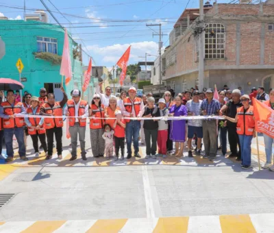 CUMPLE MAURICIO ESTEFANÍA: ENTREGA PAVIMENTACIÓN DE LA CALLE SAN MATEO EN BENEFICIO DE 22 FAMILIAS