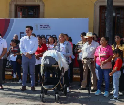 Llevan a cabo la 3ra. Entrega de apoyos con tinacos, estufas ecológicas, calentadores y molino, en Manuel Doblado