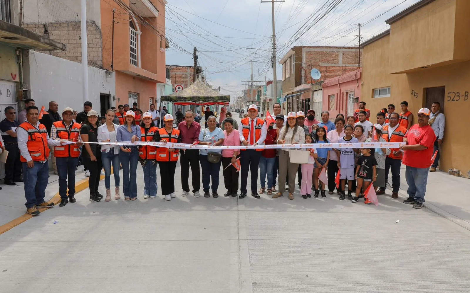 CUMPLE MAURICIO ESTEFANÍA: ENTREGA PAVIMENTACIÓN INTEGRAL DE LA CALLE IGNACIO ALLENDE CON RECURSO 100% MUNICIPAL