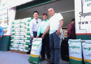 Continúa entrega de semilla de Maíz a productores dobladenses