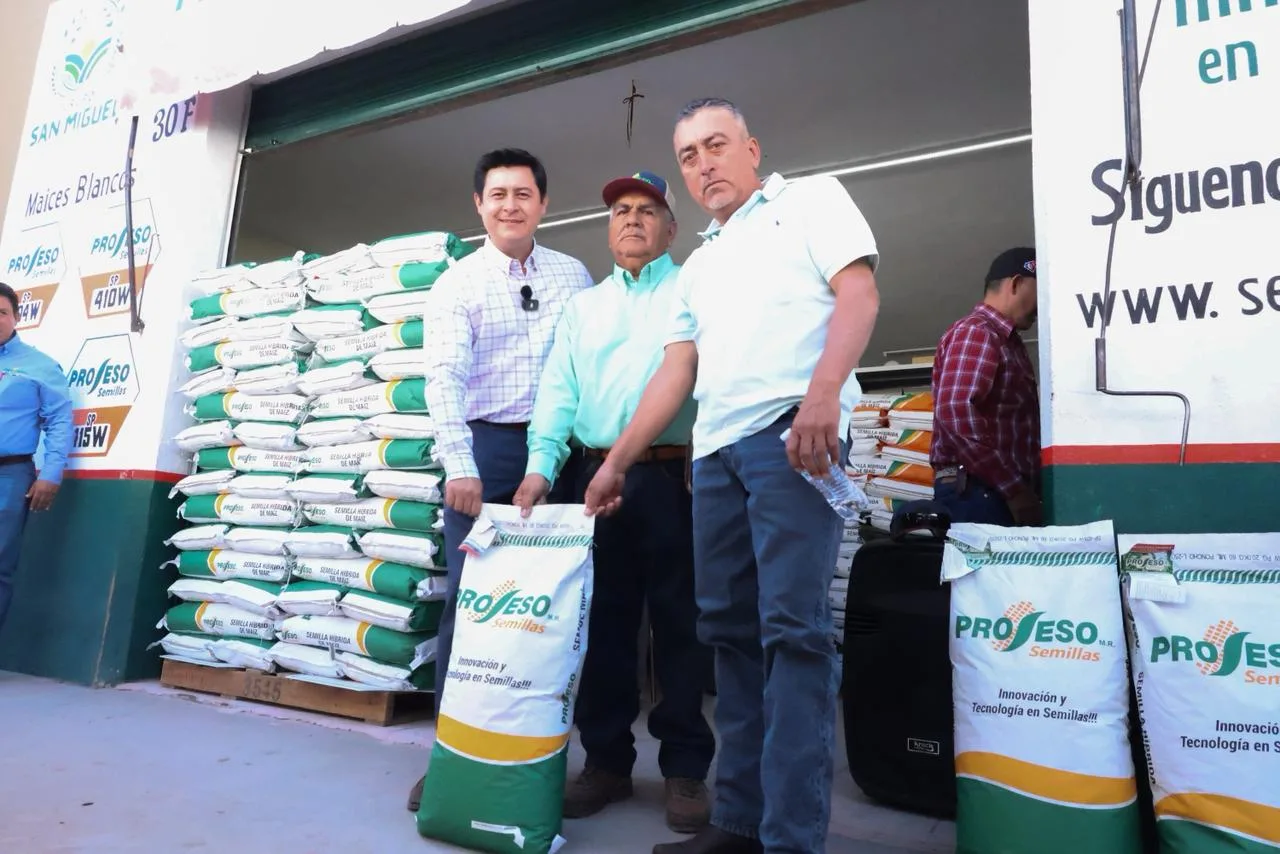 Continúa entrega de semilla de Maíz a productores dobladenses