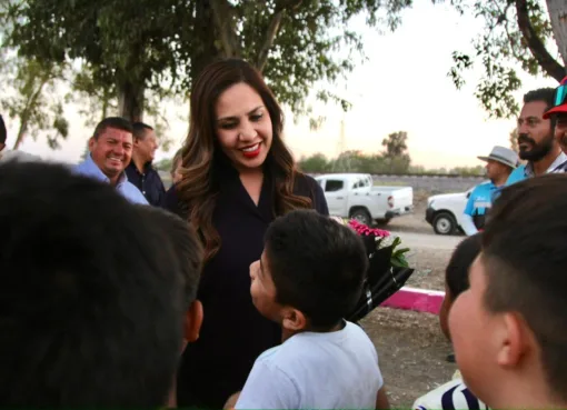 AUTORIDADES MUNICIPALES MEJORAN ESPACIOS COMUNITARIOS