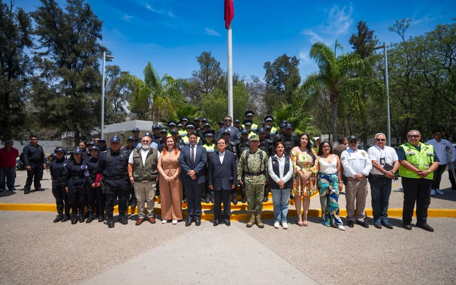 SE GRADUAN 45 CADETES DE INFOPOL