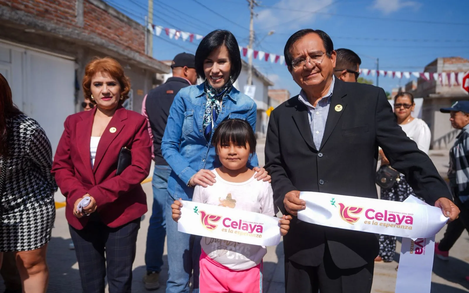 ENTREGAN OBRAS DE PAVIMENTACIÓN EN COLONIAS Y COMUNIDADES DE CELAYA