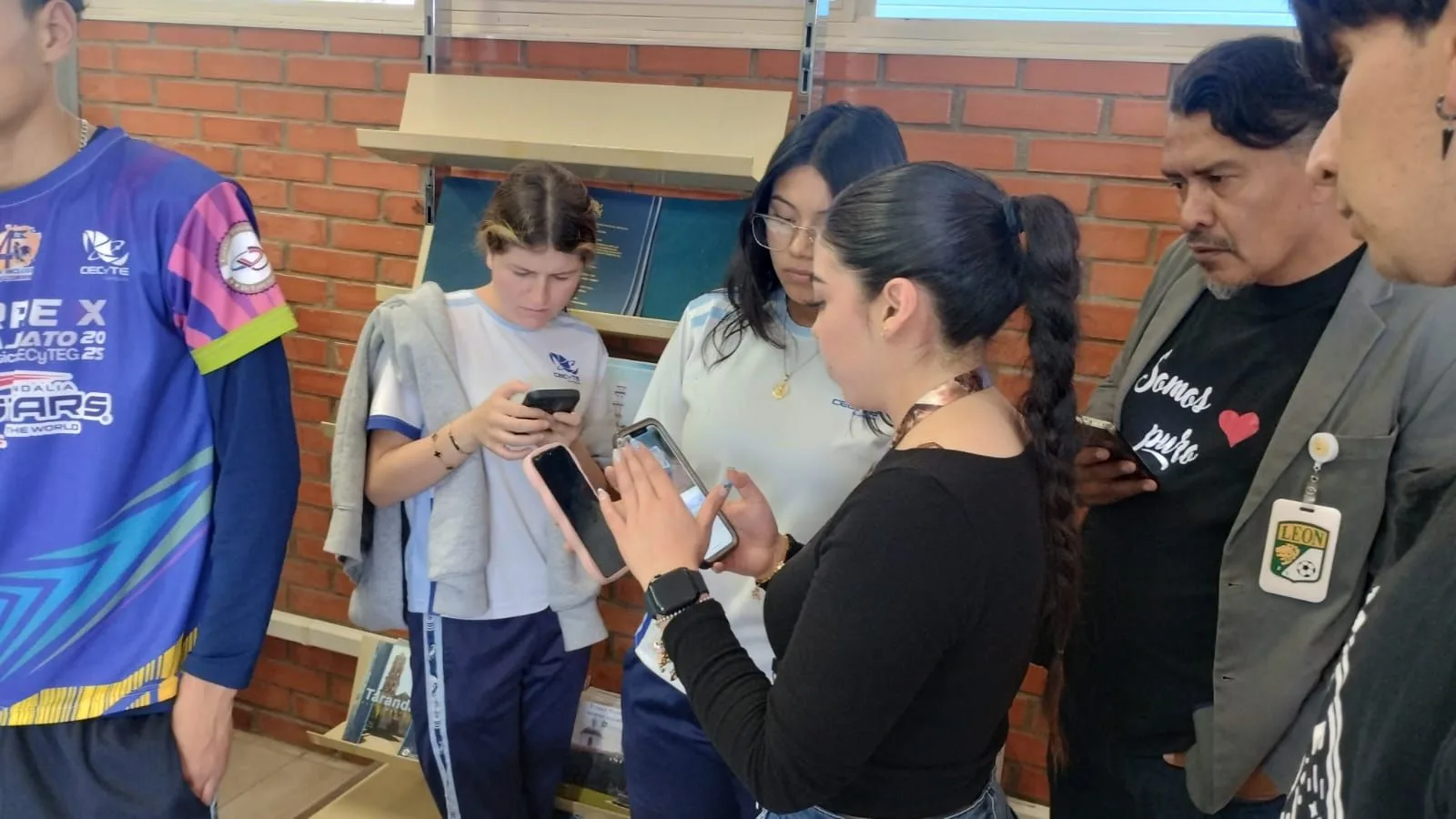 Fortalece CECyTEG convivencia escolar con aplicación virtual