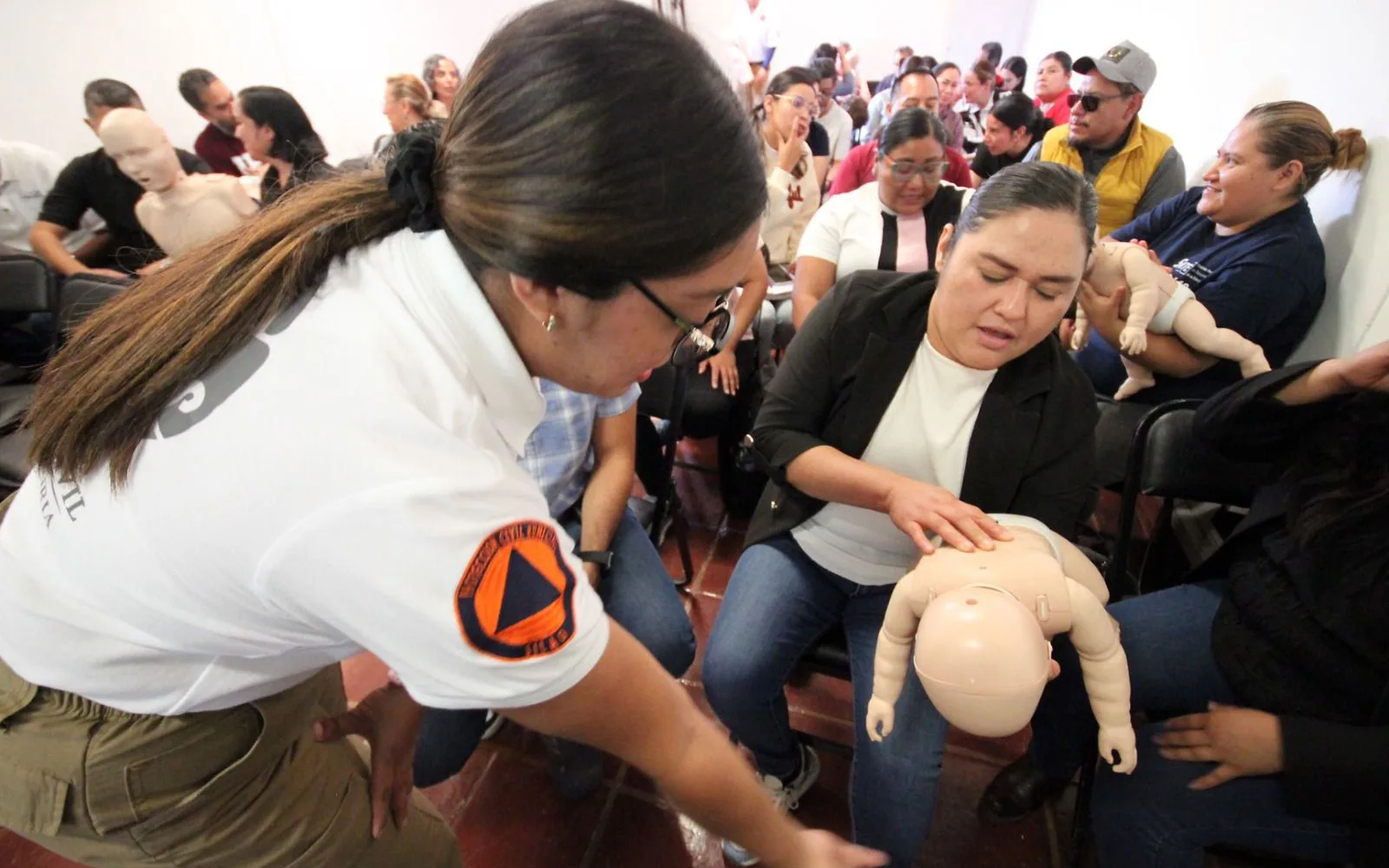 PERSONAL EDUCATIVO DE SILAO SE CAPACITA EN PRIMEROS AUXILIOS  PARA FORTALECER LA SEGURIDAD ESCOLAR