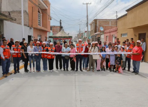 CUMPLE MAURICIO ESTEFANÍA: ENTREGA PAVIMENTACIÓN INTEGRAL DE LA CALLE IGNACIO ALLENDE CON RECURSO 100% MUNICIPAL