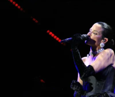  NATALIA JIMÉNEZ CONQUISTA A LAS MAMÁS DE IRAPUATO CON EMOTIVO CONCIERTO  