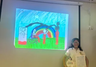 SSG reconoce al personal del Hospital General de Valle de Santiago por lograr el primer lugar estatal, en el Segundo Concurso Nacional de Dibujo Infantil.