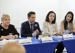 Voluntariado de la Gente y la AMEXME  unen esfuerzos en beneficio de las familias