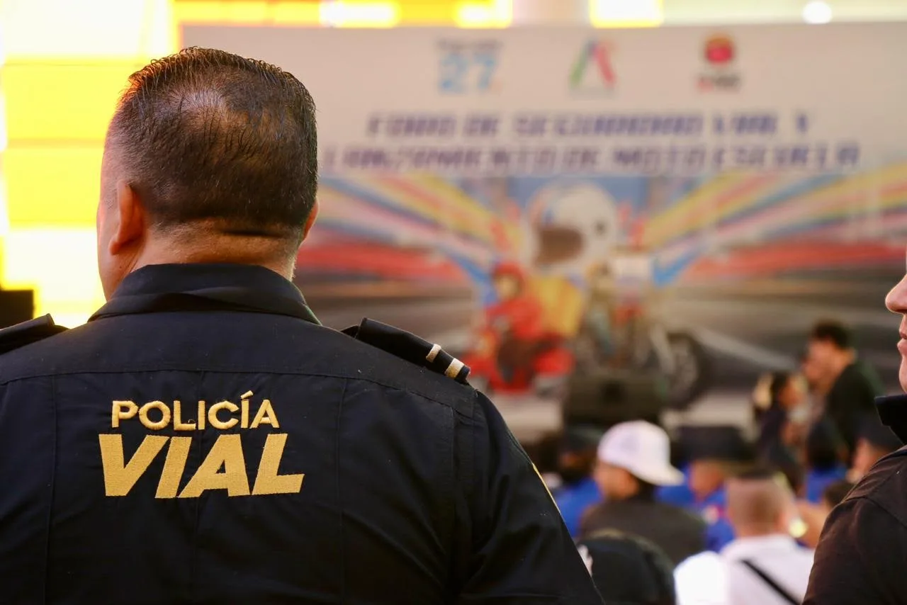 TRABAJAN POR LA SEGURIDAD VIAL CON MOTO ESCUELA EN IRAPUATO