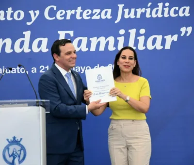 UNIDOS POR EL PATRIMONIO DE LAS FAMILIAS: MUNICIPIO Y ESTADO ENTREGAN ESCRITURAS A IRAPUATENSES