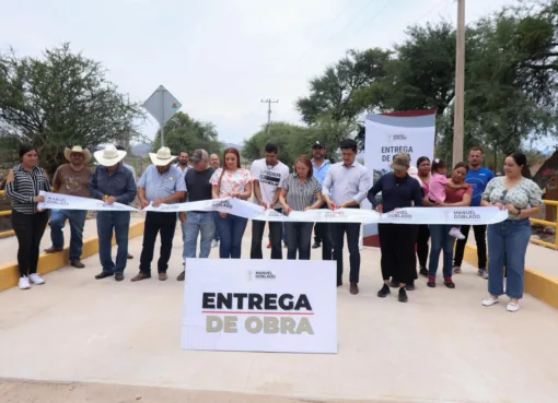 Continúa la entrega de obras en Manuel Doblado con puentes alcantarillas y pavimentaciones.