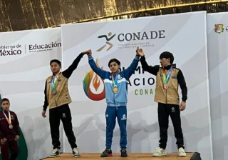 Eder Ignacio López Ayala es triple medallista de oro en halterofilia
