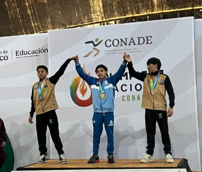 Eder Ignacio López Ayala es triple medallista de oro en halterofilia