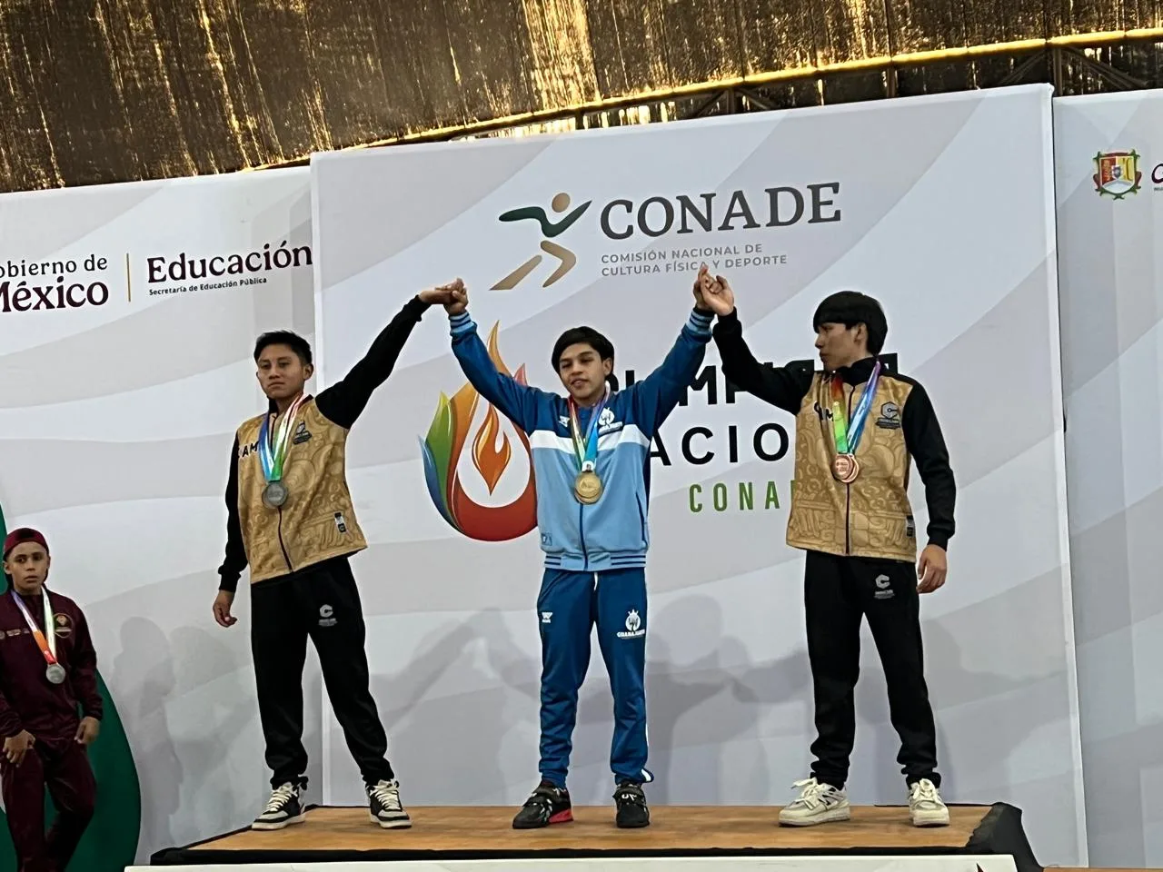 Eder Ignacio López Ayala es triple medallista de oro en halterofilia