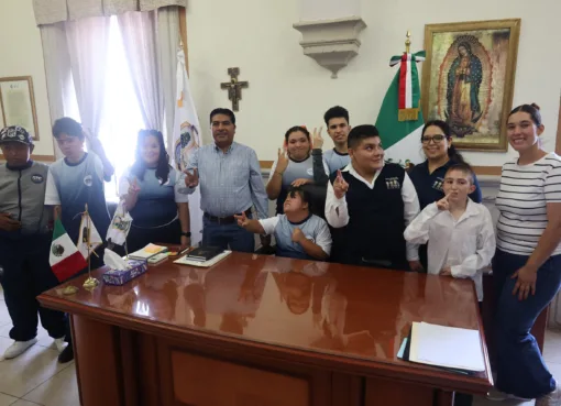 Cumplen objetivo de conocer Presidencia Municipal