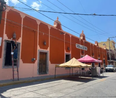 Devuelven color y originalidad a edificios de Gobierno en Manuel Doblado