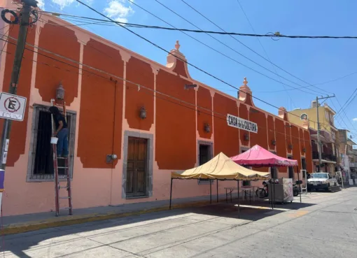 Devuelven color y originalidad a edificios de Gobierno en Manuel Doblado